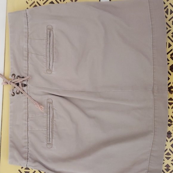 J. Crew Khaki skirt size 6. - Picture 3 of 5